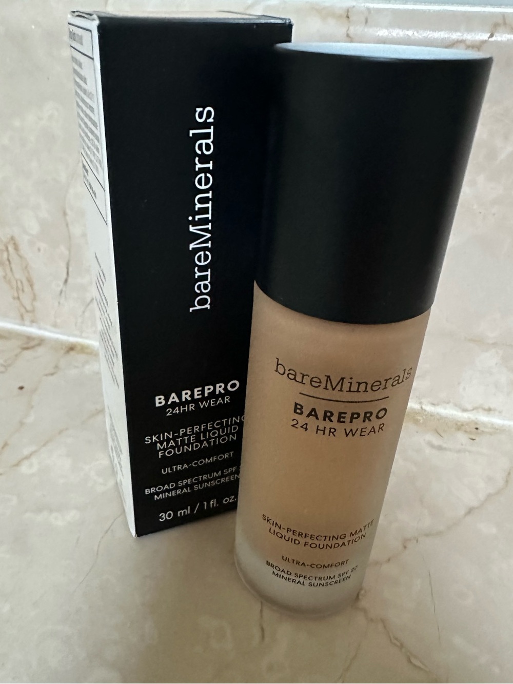 bareMinerals BAREPRO 24 HR Wear Matte Liquid Foundation - Light 27 Cool